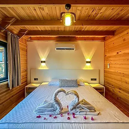 Hotel Kas Konak Bungalows 5*